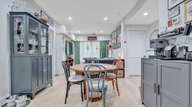 Foto del edificio - 1658 K St NE