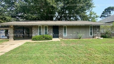 Building Photo - 1116 Towering Oaks Dr