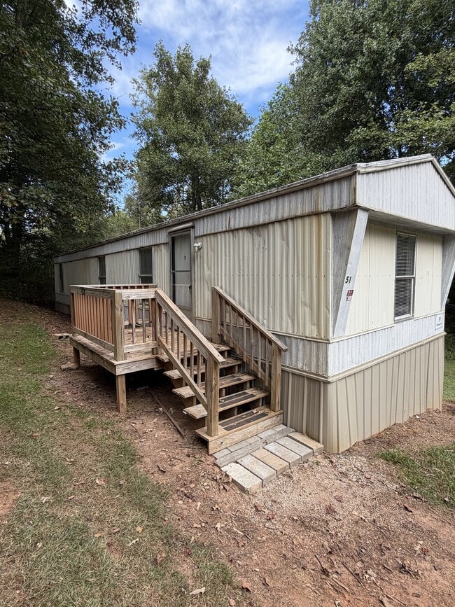 Building Photo - 51 Platinum Dr