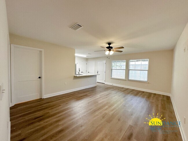 Building Photo - Lovely New Construction Unit in Fort Walto...