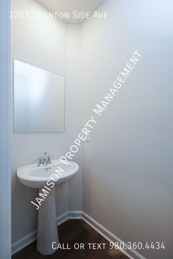 Building Photo - 12833 Canton Side Ave