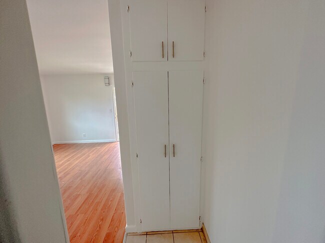 Foto del edificio - 14830 Chadron Ave
