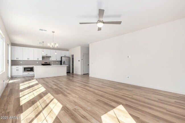 Foto del edificio - 6556 N 15th Dr