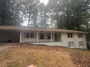 Building Photo - 2397 Sunset Dr NE