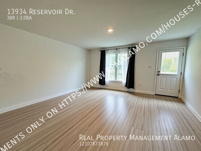 Foto del edificio - 13934 Reservoir Dr