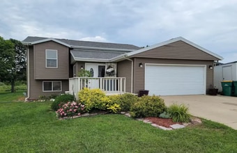Building Photo - 2803 Sportsmans Dr