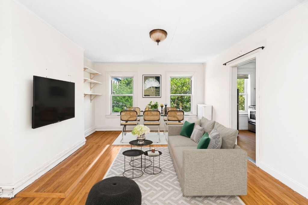 Primary Photo - Great Deal Modern 1 Bedroom