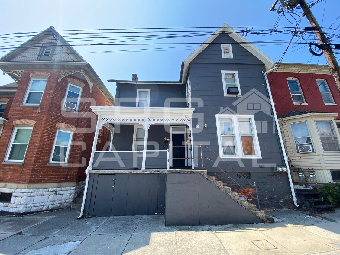 Primary Photo - 324 N Franklin St