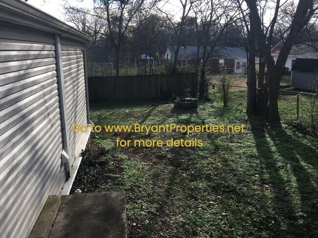 Foto del edificio - 732 Yowell Ave