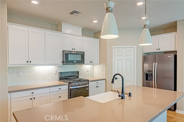 Foto del edificio - 1705 Almond Tree Pl