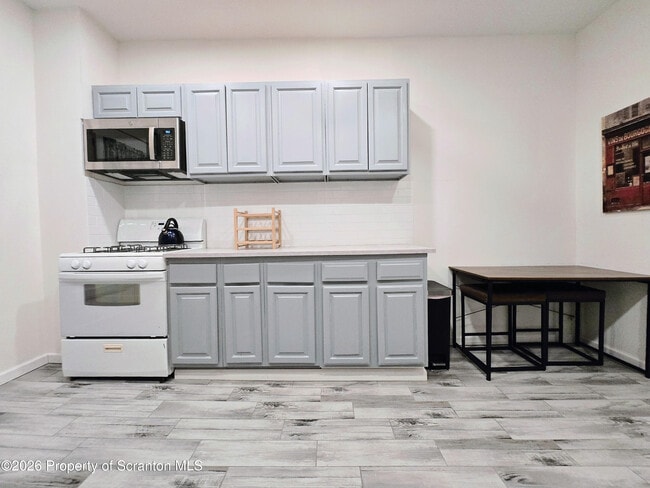 Foto del edificio - 905 Quincy Ave