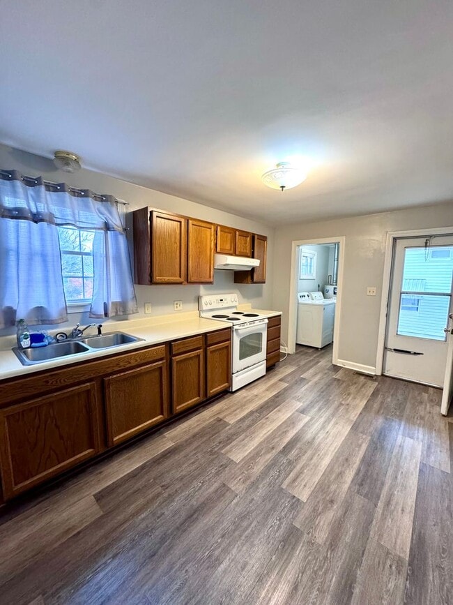 Building Photo - Single Family Home for Rent