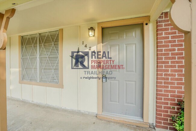 Foto del edificio - Inviting Home with Pool in Established Cleburne Neighborhood