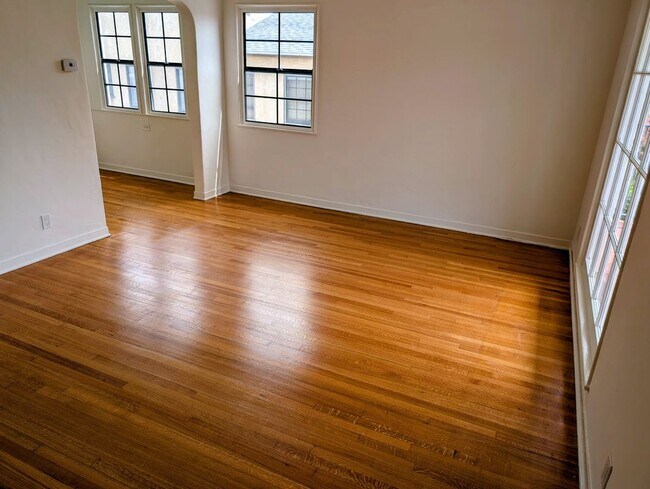 Foto del edificio - 1612 1/2 Glendon Ave