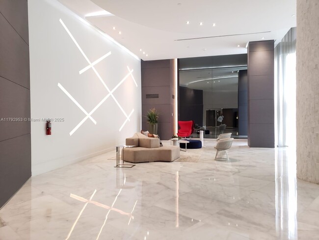 Foto del edificio - 3300 NE 192 St