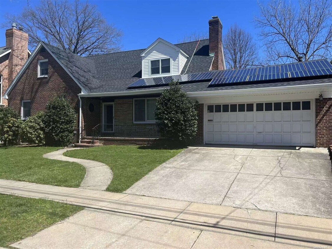 293333 212th St, Queens, NY 11360 House Rental in Queens, NY