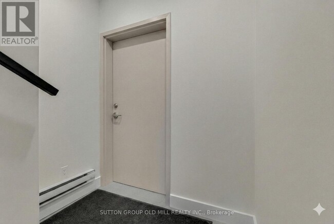 Building Photo - 625 Harvie Ave