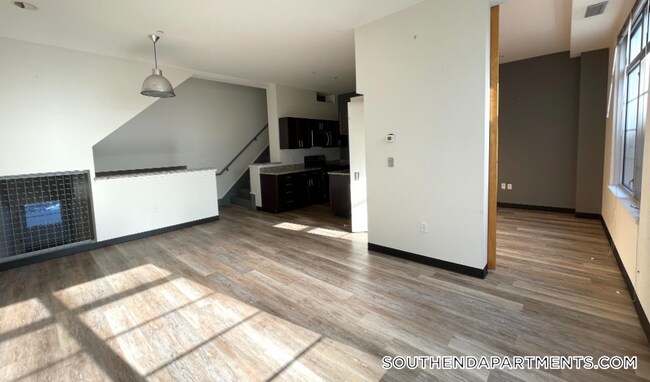 Building Photo - 160 E Berkeley St