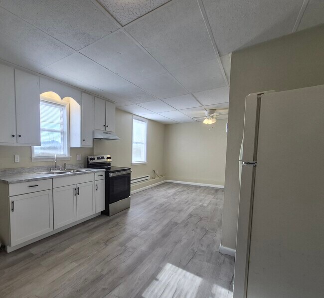 Kitchen - 287 Mountain View Rd