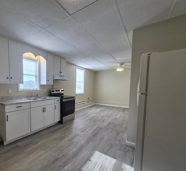 Kitchen - 287 Mountain View Rd