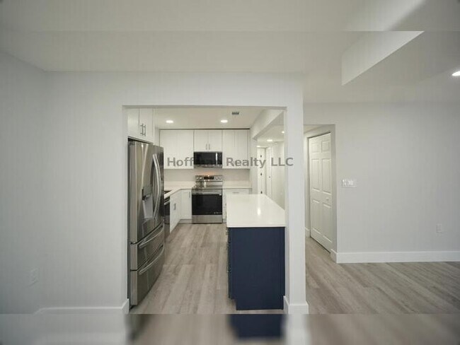 Building Photo - South Tampa ? Remodeled Single Story Home