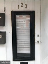 Building Photo - 123 W Mulberry St