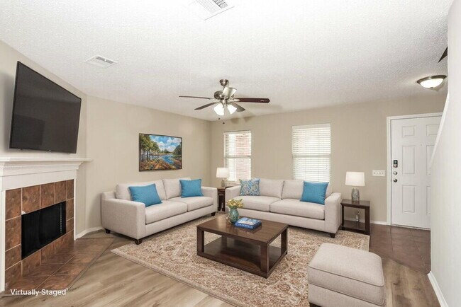 Foto del edificio - 6736 Ambercrest Dr