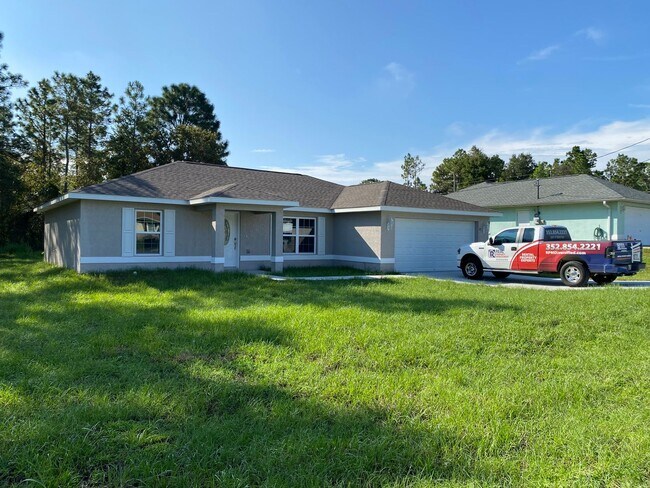 Foto del edificio - Custom Home - Desirable SE Ocala Neighborhood 3/2/2 **Won't Last**