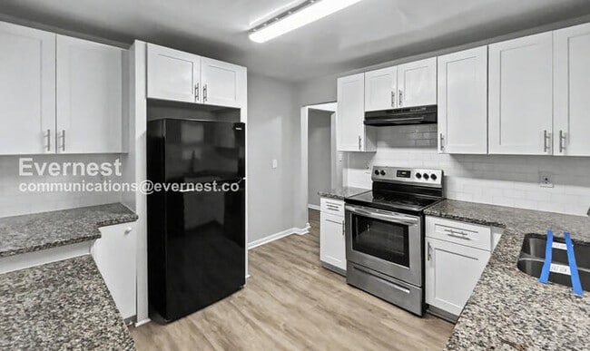 Building Photo - 1368 Alverado Way