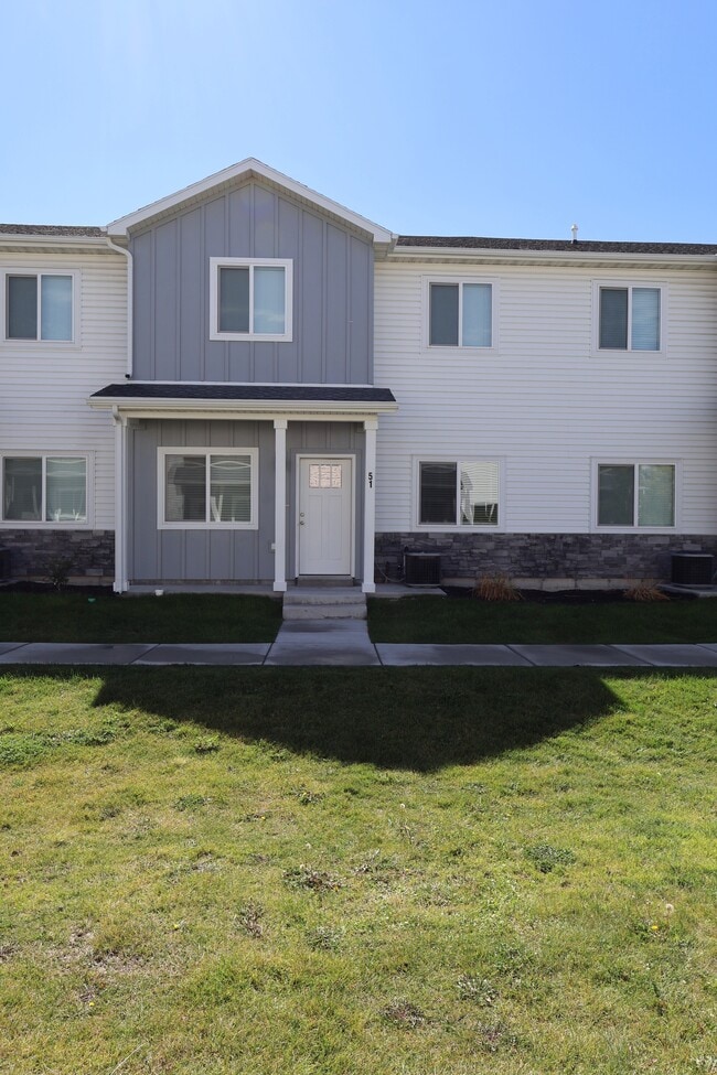 Building Photo - 51 W 440 N