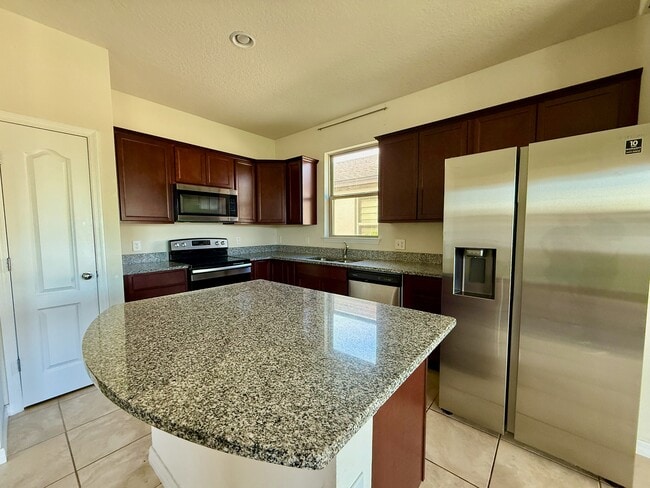 Building Photo - 5428 Animosh Ct