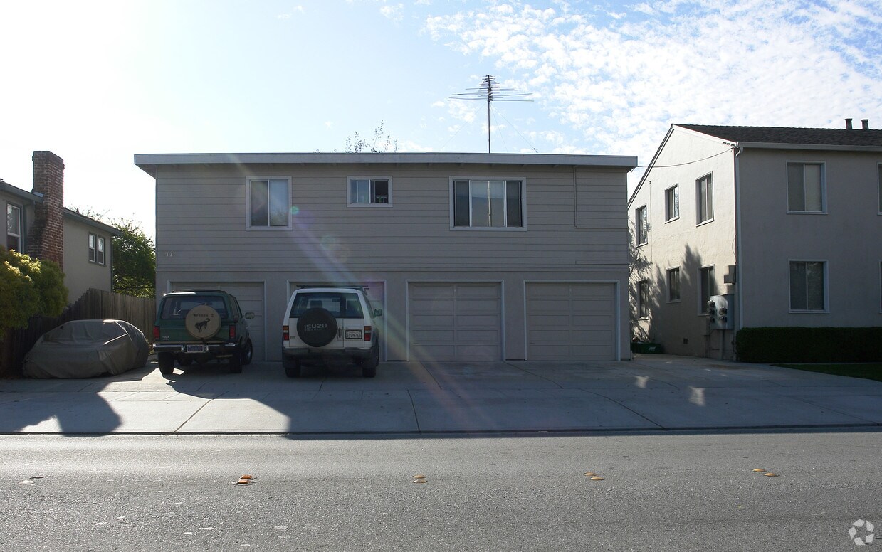 Foto del edificio - 117 James Ave