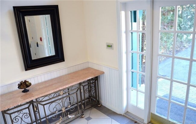 Building Photo - 365 Westport Ave