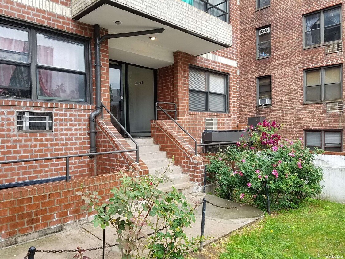 Primary Photo - 41-14-41-68 68th St