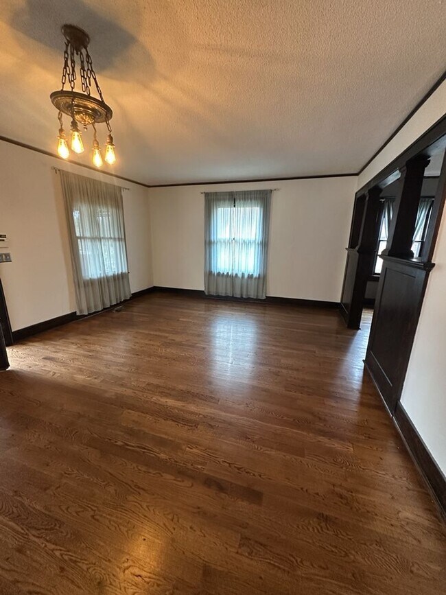 Foto del edificio - Available Now! 3 Bed 2 Bathroom with a Fenced Yard!