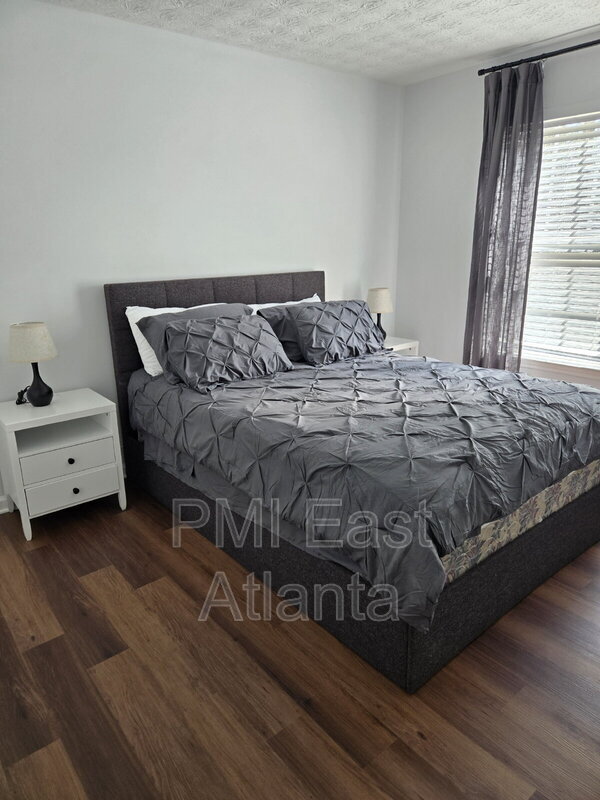 Foto del edificio - 6231 Arbor Links Rd