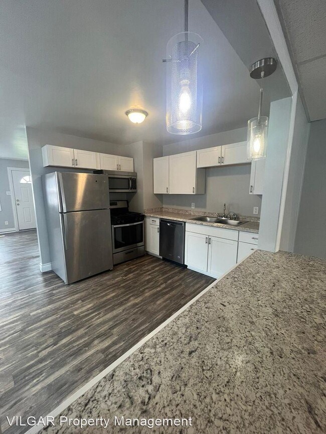Foto del edificio - 4 br, 2 bath House - 3437 E. 163rd