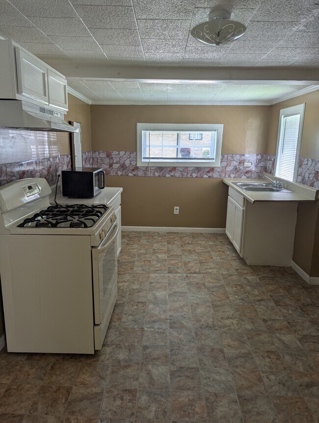 Foto del edificio - 117 Abernathy Ave