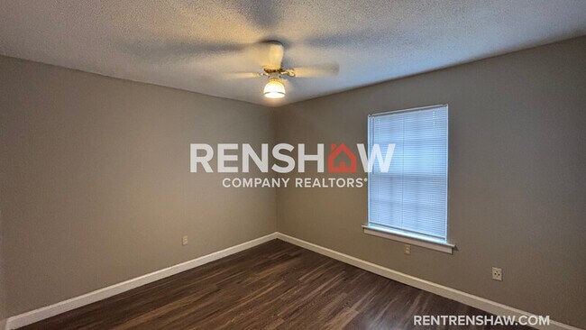 Foto del edificio - 3212 13 Colony Mall