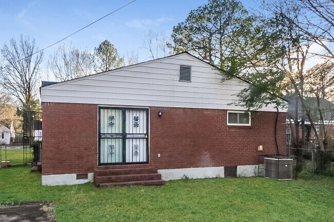 Building Photo - 3810 Marion Ave