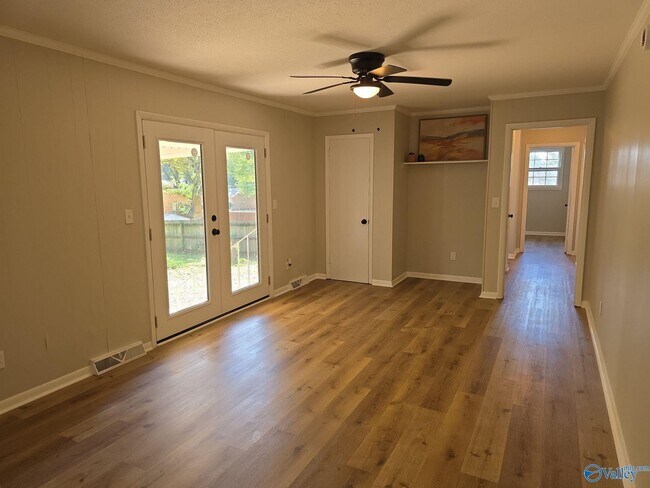 Foto del edificio - 3619 Hester Ln NW