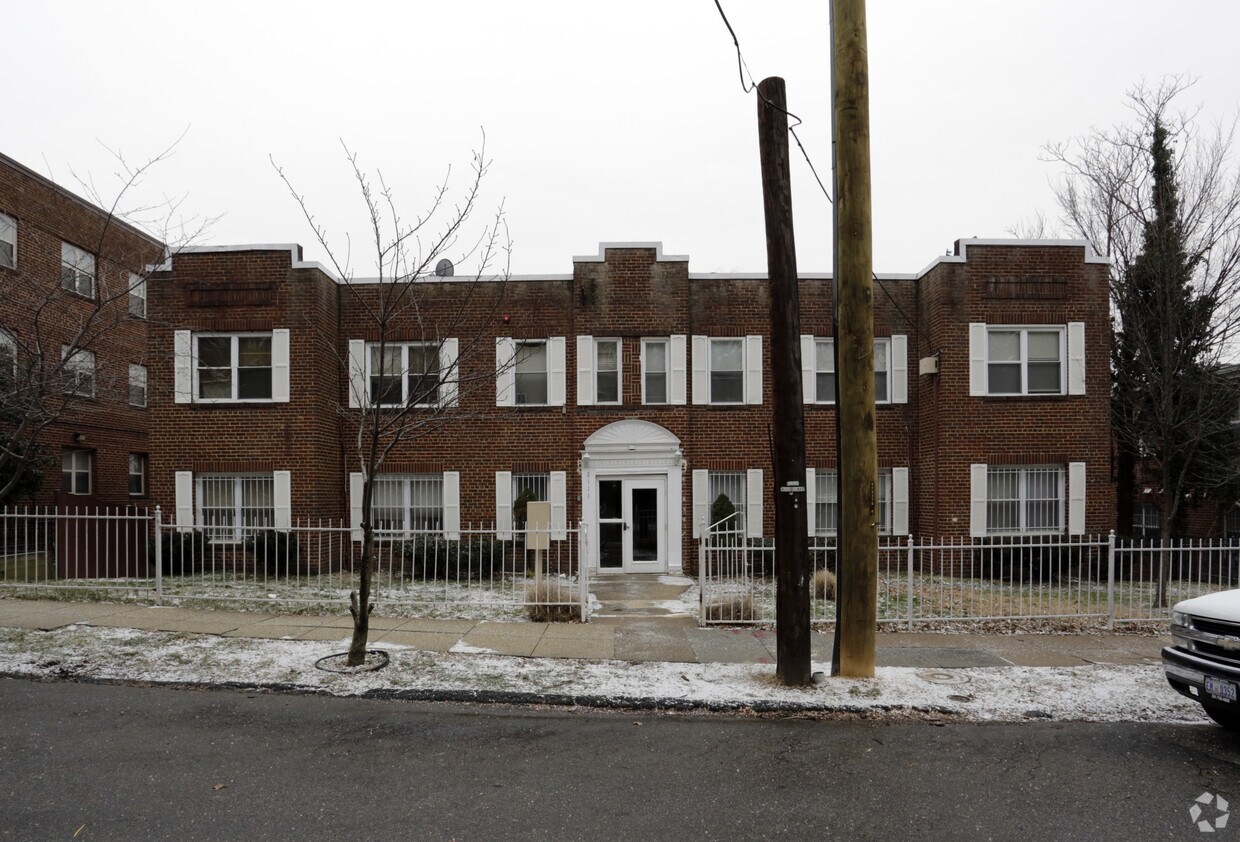 Building Photo - 2111 18th St SE