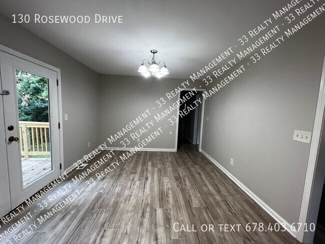 Building Photo - Spacious 3bd/1.5ba in Dallas, minutes from...