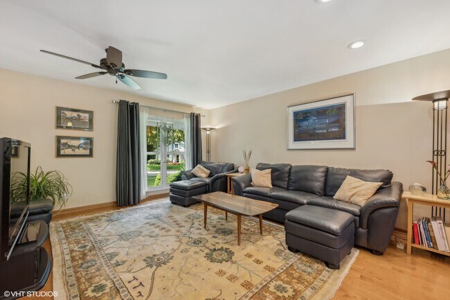Foto del edificio - 1475 Deerfield Pl