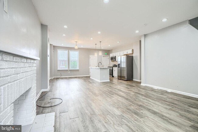 Foto del edificio - 1702 E 32nd St