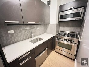 Building Photo - East 39th Street
