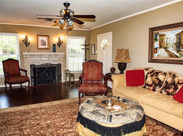 Foto del edificio - 6216 Mercedes Ave