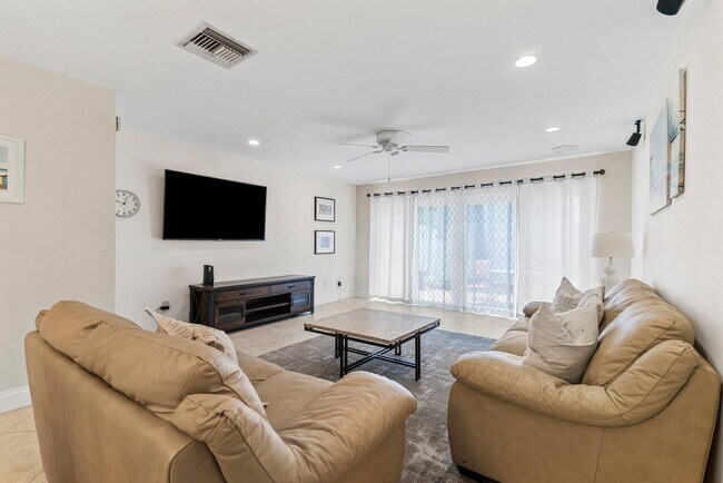 Foto del edificio - 842 SE 19th Ave