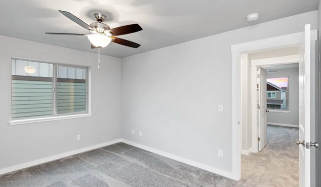 Building Photo - Charming 3-Bedroom Townhouse in the Heart ...