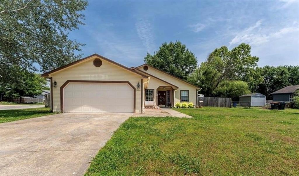 Foto principal - 1892 Rosewood Ln